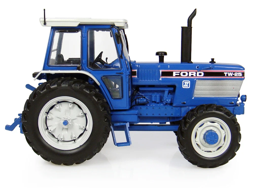 1/32 1986 Ford TW-25 4X4 Force II by Universal Hobbies - Image 4